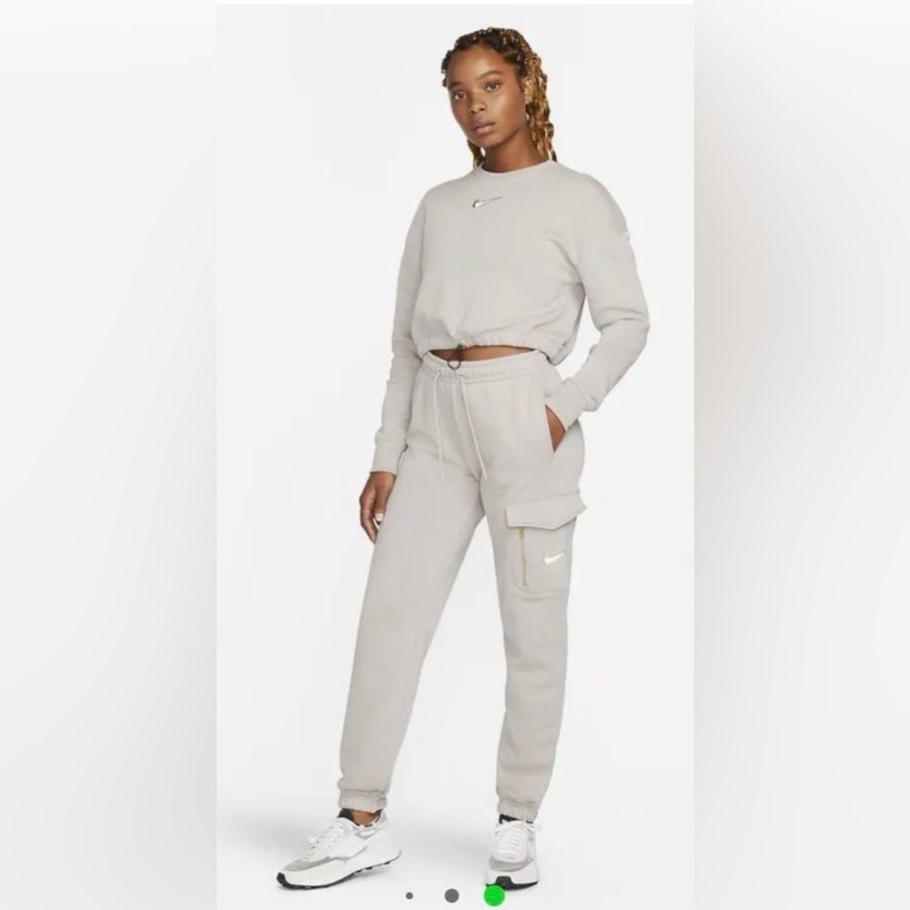 Nike Sportswear Women's Cargo Fleece Tapered Pants - Gray - M